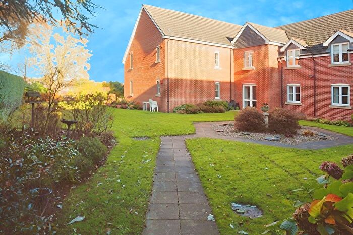 1 Bedroom Flat For Sale In Reddicap Heath Road, Sutton Coldfield, B75
