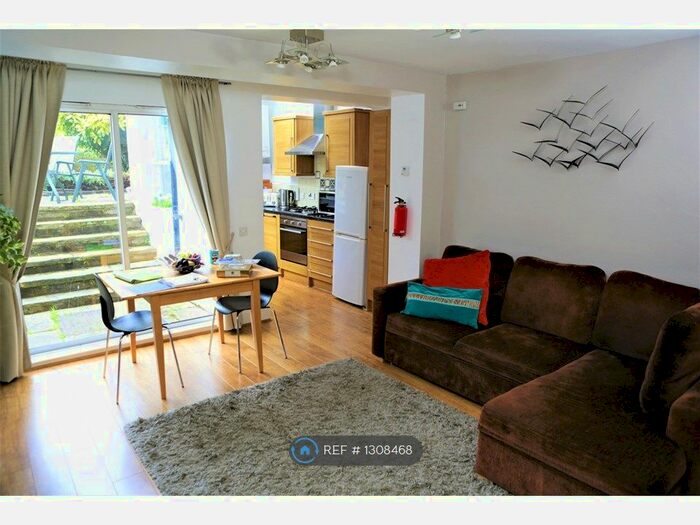 2 Bedroom Flat To Rent In Islington, London N19