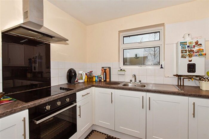 2 Bedroom Maisonette For Sale In Bishops Close, Nettlestead, Maidstone, Kent, ME18