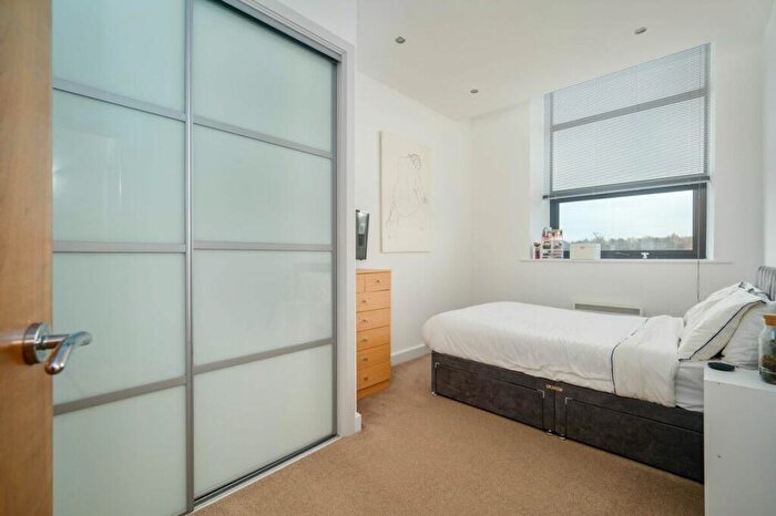 1 Bedroom Apartment For Sale In Cavendish Court, Drighlington, BD11
