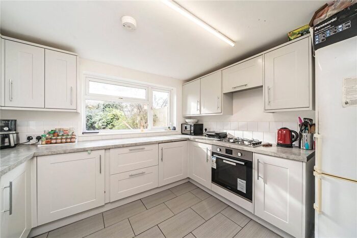 3 Bedroom Terraced House For Sale In Trevelyan Road, London, SW17