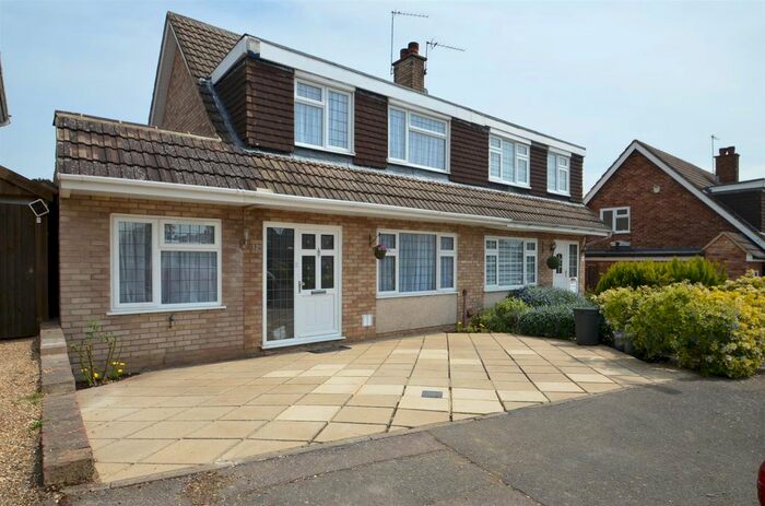 4 Bedroom Semi-Detached House To Rent In Stowe Crescent, Ruislip, HA4