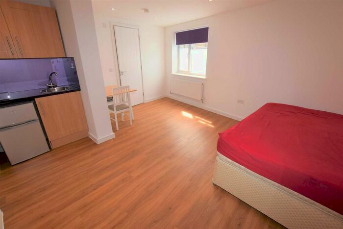 Studio To Rent In October Place, Holders Hill Road, London, NW4