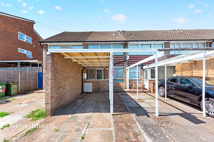 3 Bedroom Semi Detached House For Sale In Collingwood Road, Sutton, SM1