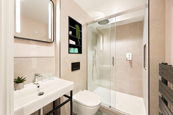 1 Bedroom Flat To Rent In Dolphin Square, London, SW1V