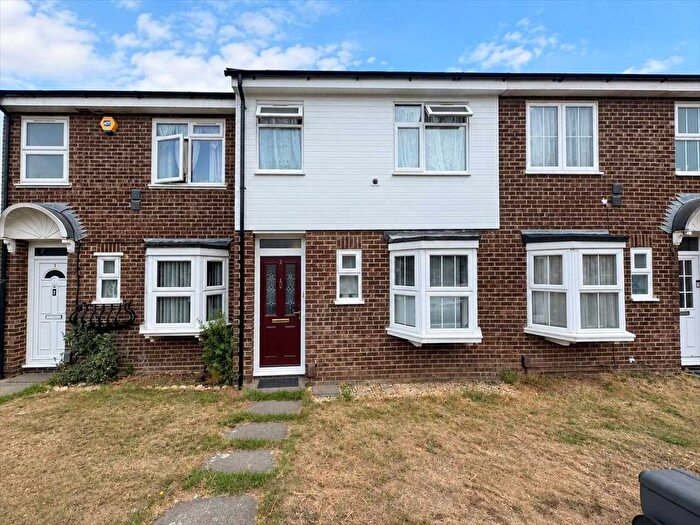 3 Bedroom Terraced House For Sale In Ruscombe Avenue, Feltham, TW14