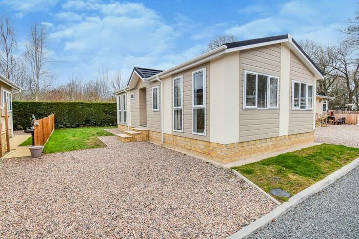 2 Bedroom Bungalow For Sale In Oxford Road, Princethorpe, Warwickshire, CV23
