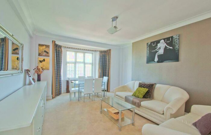 2 Bedroom Apartment To Rent In Wellington Road, St John's Wood, NW8