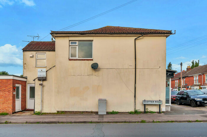 2 Bedroom Maisonette For Sale In Hamilton Road, Bishopstoke, Hampshire, SO50