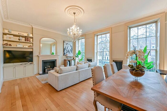 2 Bedroom Flat For Sale In Montagu Square, Marylebone, London, W1H