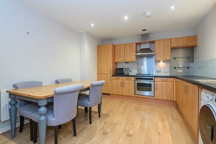 2 Bedroom Flat To Rent In Bowman Lane, Hunslet, Leeds, LS10