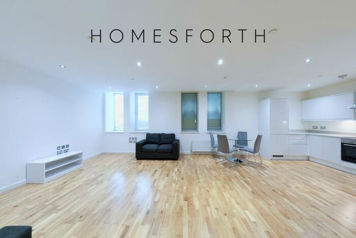 2 Bedroom Flat To Rent In Emerald House, Lansdowne Road, Croydon, CR0