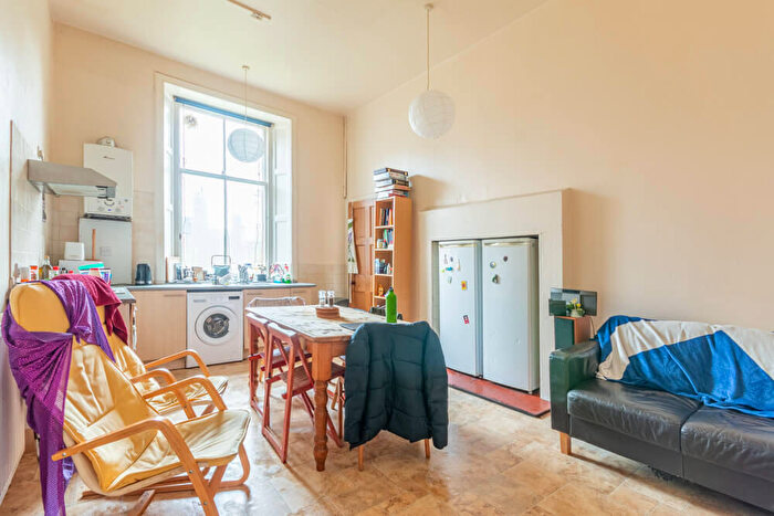 5 Bedroom Flat To Rent In L Bruntsfield Place, Edinburgh, EH10