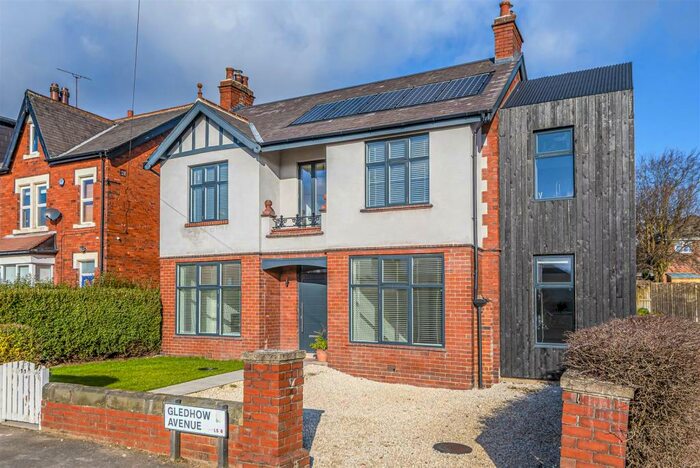 5 Bedroom Detached House To Rent In Gledhow Avenue, Leeds, LS8