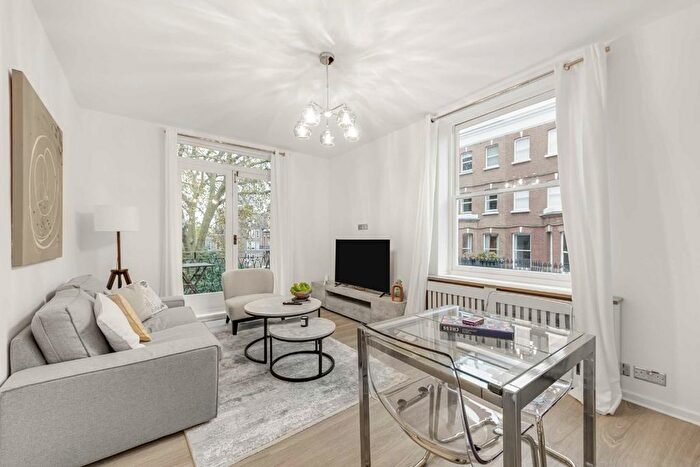 2 Bedroom Flat To Rent In Tedworth Square, London, SW3