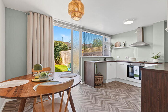 3 Bedroom Town House For Sale In Moriston Close, Corby, Northamptonshire, NN17