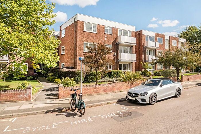 2 Bedroom Flat To Rent In Clifton Road, Wimbledon, SW19