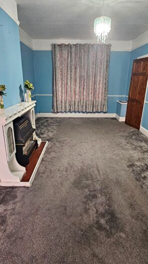 3 Bedroom Semi-Detached House To Rent In Finnemore Road, Birmingham, B9