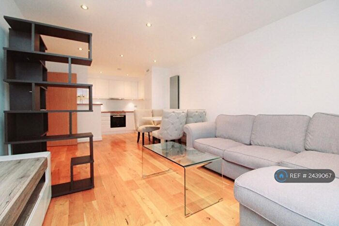 2 Bedroom Flat To Rent In Tideslea Path, London, SE28