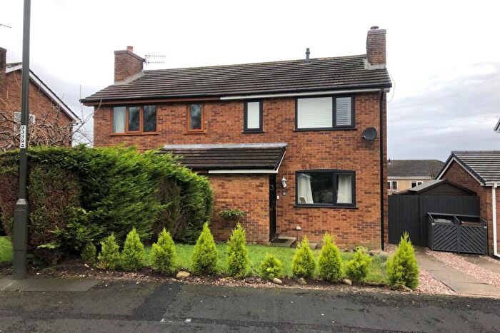 3 Bedroom Semi-Detached House To Rent In Hillwood Drive, Glossop, SK13