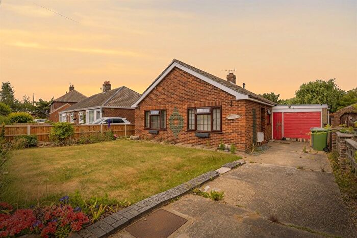 3 Bedroom Detached Bungalow For Sale In Heath Crescent, Norwich, NR6