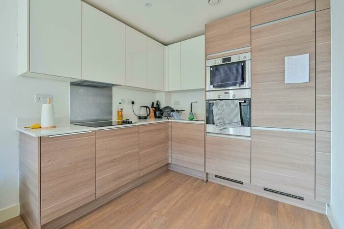 2 Bedroom Flat To Rent In Seafarer Way, Rotherhithe, London, SE16