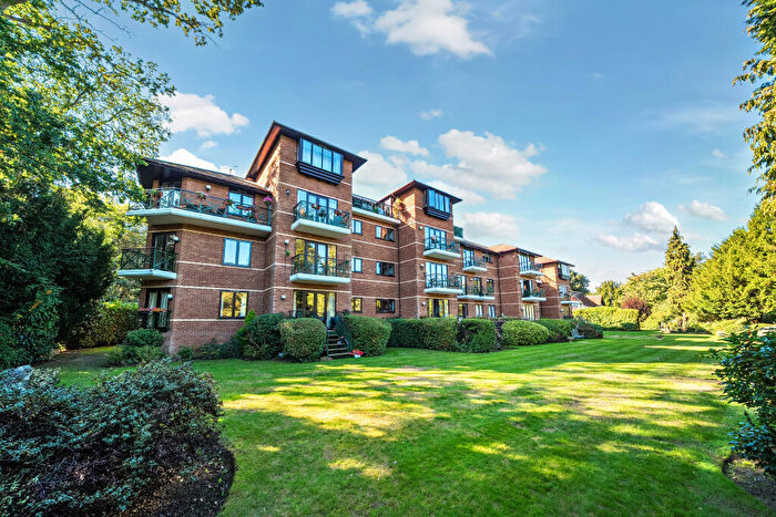 2 Bedroom Flat For Sale In Ray Mead Road, Maidenhead, SL6