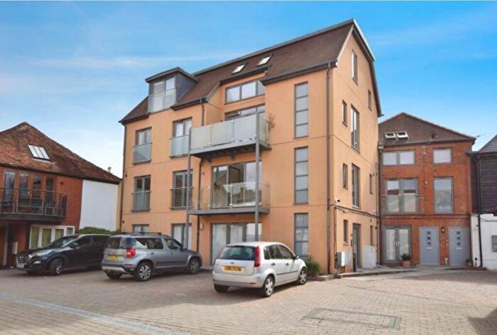 2 Bedroom Flat For Sale In Brown Street, Salisbury, SP1
