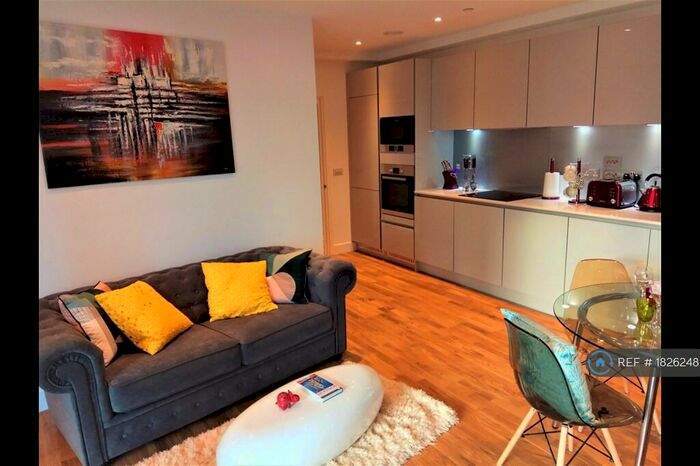 2 Bedroom Flat To Rent In Station Road, London, SE13