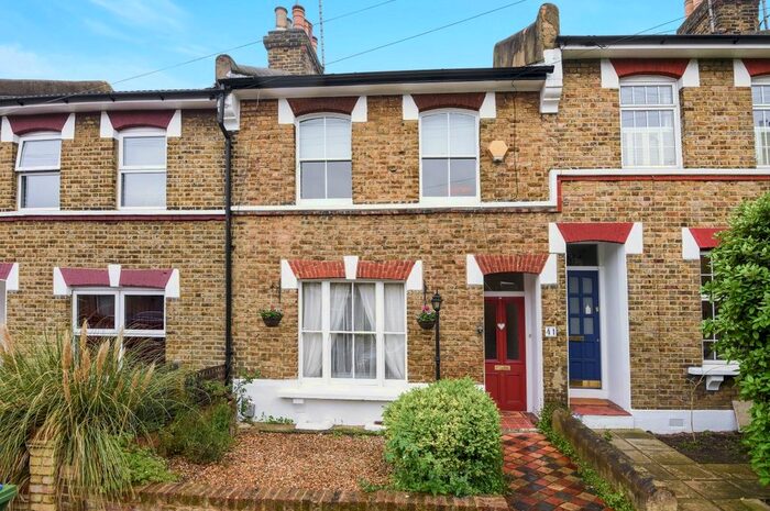 3 Bedroom Terraced House To Rent In Combedale Road, London, SE10