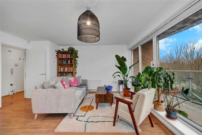 2 Bedroom Flat To Rent In Goldsmith Row, London, E2