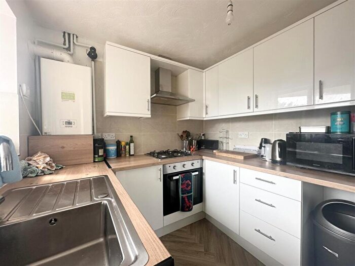 2 Bedroom House To Rent In Ingham Grove, Nottingham, NG7