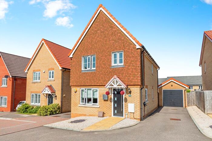 3 Bedroom Detached House For Sale In Songbird Crescent, Chattenden, Rochester, Kent, ME3