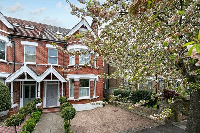 5 Bedroom Detached House For Sale In The Avenue, Kew, Surrey, TW9