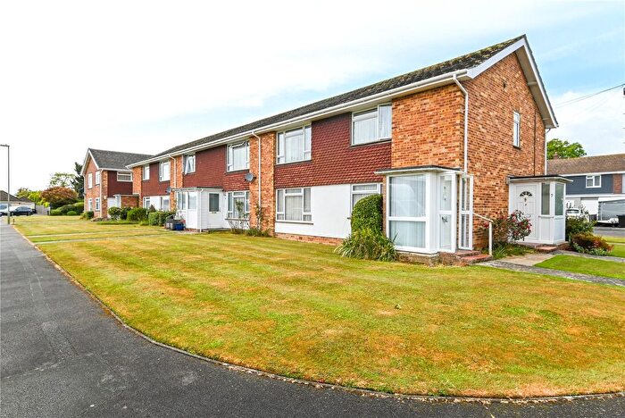 2 Bedroom Flat For Sale In Aspen Place, New Milton, Hampshire, BH25
