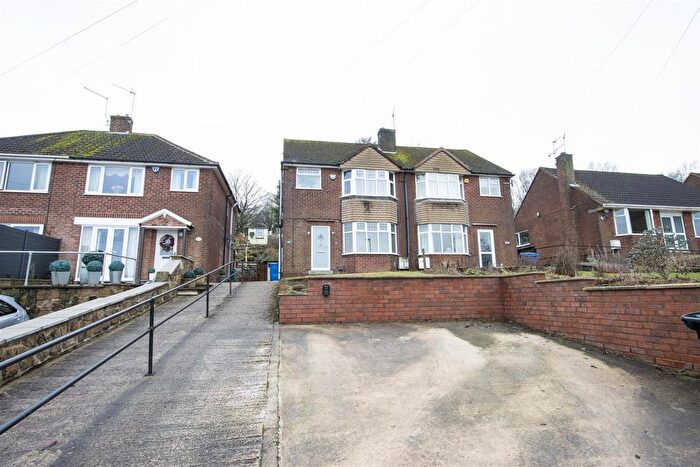 3 Bedroom Semi Detached House For Sale In Handley Road, New Whittington, Chesterfield, S43