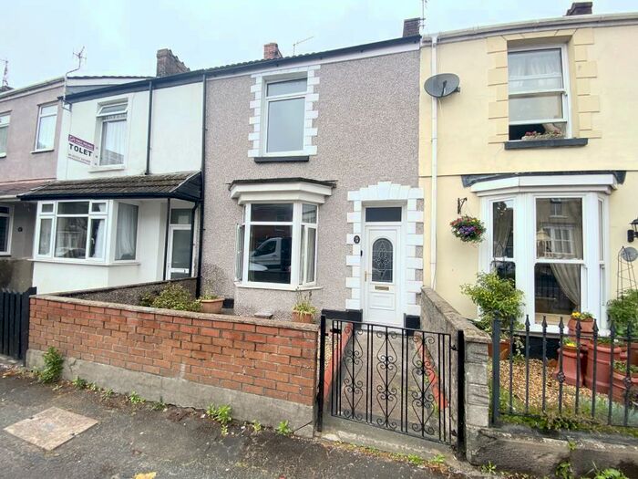 3 Bedroom House To Rent In St. Helens Avenue, Swansea, SA1