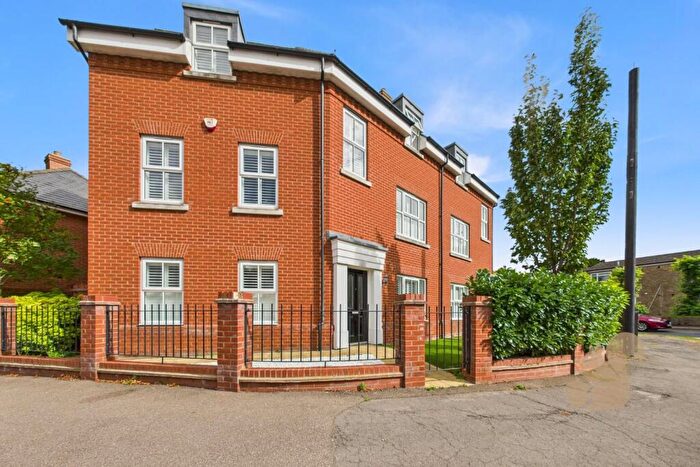 4 Bedroom Semi-Detached House For Sale In Maldon Road, Colchester, CO3