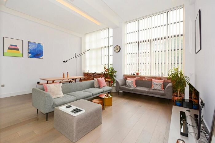 2 Bedroom Apartment To Rent In Chatham Place, London, E9