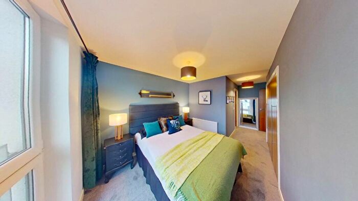 2 Bedroom Flat For Sale In Kimmerghame Terrace, Edinburgh, Midlothian, EH4