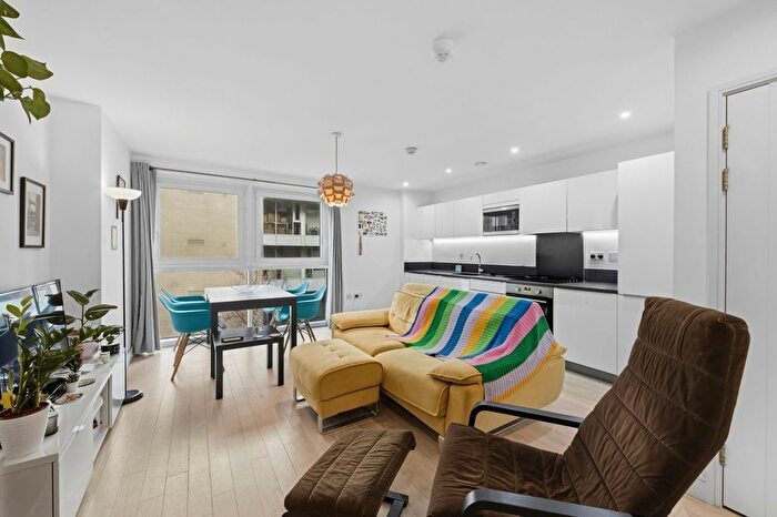 1 Bedroom Flat To Rent In Copenhagen Court, Pell Street, SE8
