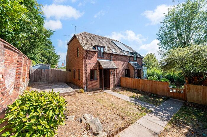 1 Bedroom End Of Terrace House For Sale In The Rookery, Whitchurch, RG28