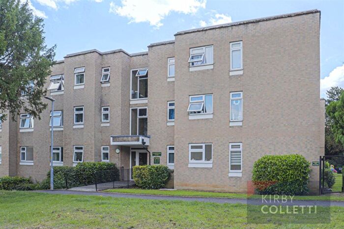 2 Bedroom Apartment To Rent In Rawdon Drive, Hoddesdon, EN11