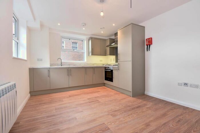 1 Bedroom Flat To Rent In High Wycombe, Buckinghamshire HP13