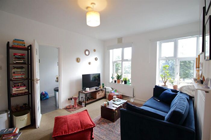 1 Bedroom Flat To Rent In Brixton Hill Court, Brixton Hill, SW2