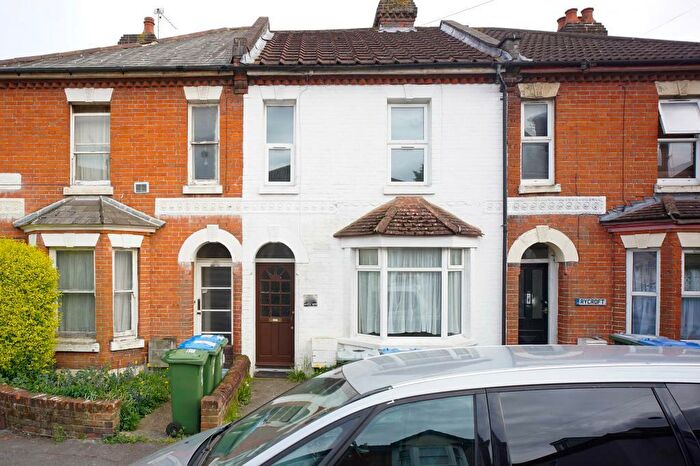 5 Bedroom House To Rent In Avenue Road, Central, SO14