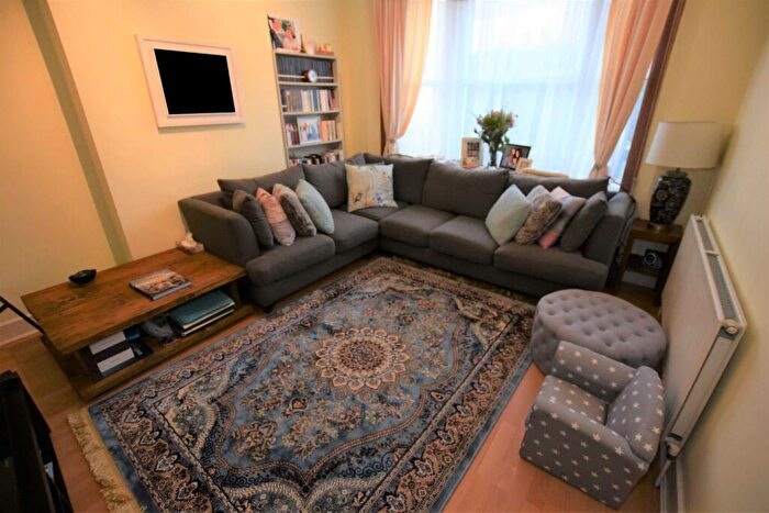 2 Bedroom Terraced House To Rent In Coleridge Road, North Finchley, N12