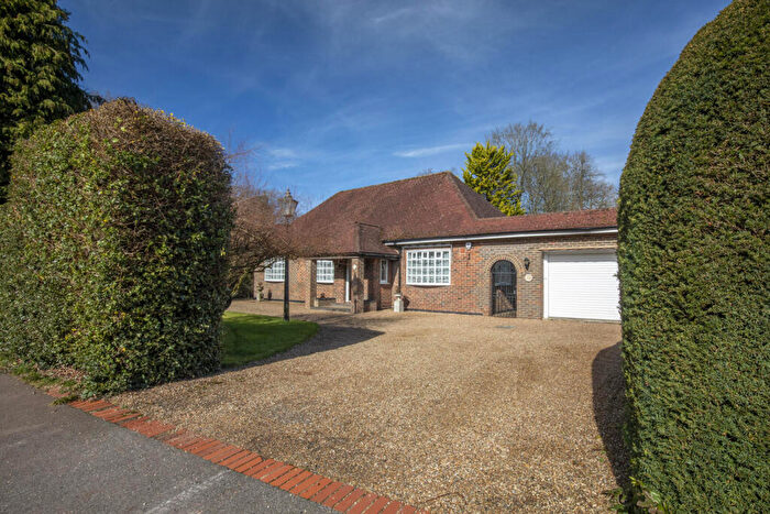 3 Bedroom Bungalow For Sale In Hollymead Road, Chipstead, CR5
