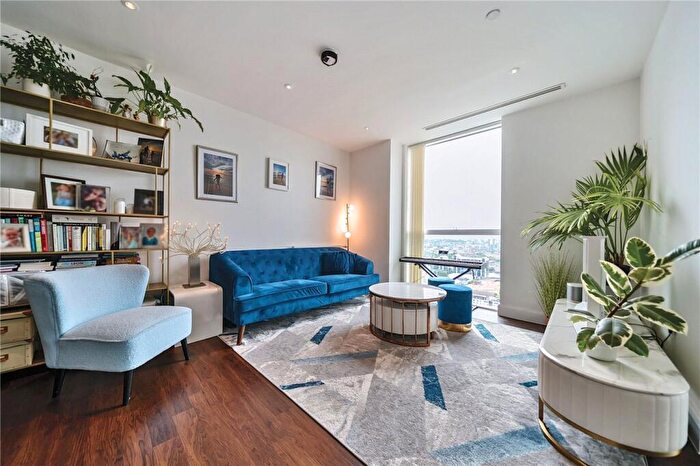 2 Bedroom Apartment For Sale In Mastmaker Road, London, E14