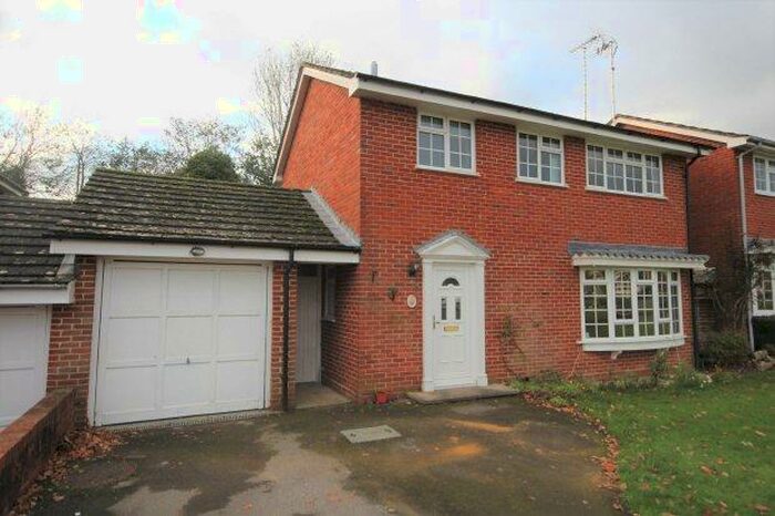 3 Bedroom House To Rent In Dickins Way, Horsham, RH13